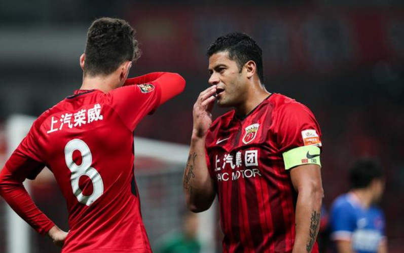 [山东鲁能]深夜23点49分！上港失去中超争冠最大砝码，鲁能恒大收渔翁之利