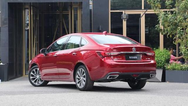 『合资车』又一合资车将“倒下”，一箱油跑988公里，降5万没人要！