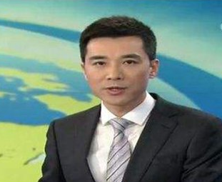 央视|他是央视“新一哥”,结婚多年妻子“成谜”,今19岁儿子太优秀