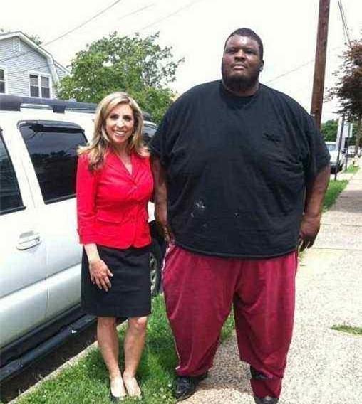 运动|重800斤无敌手，赚千万娶娇妻，这位相扑运动员每晚都让妻子害怕