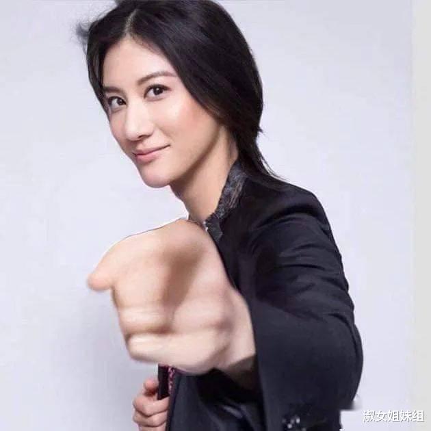 [王力宏]“是谁先开的头已经不重要了，看到王力宏的时候我肚子都笑痛了”哈哈哈哈～