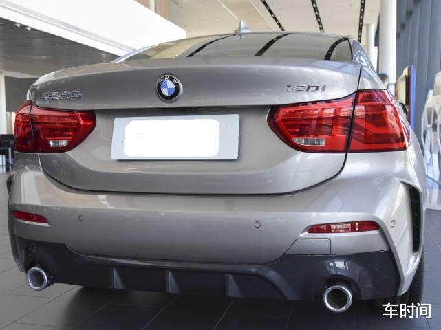 『宝马1系』宝马终于放下架子!新车从20万跌至14万多,比奔驰A级还漂亮