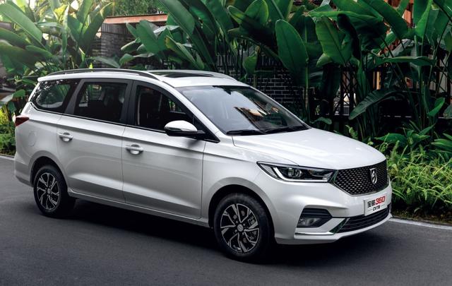 #宝骏360#年度最佳入门MPV，有6个独立座椅，大厂出品很可靠，卖6万很划算