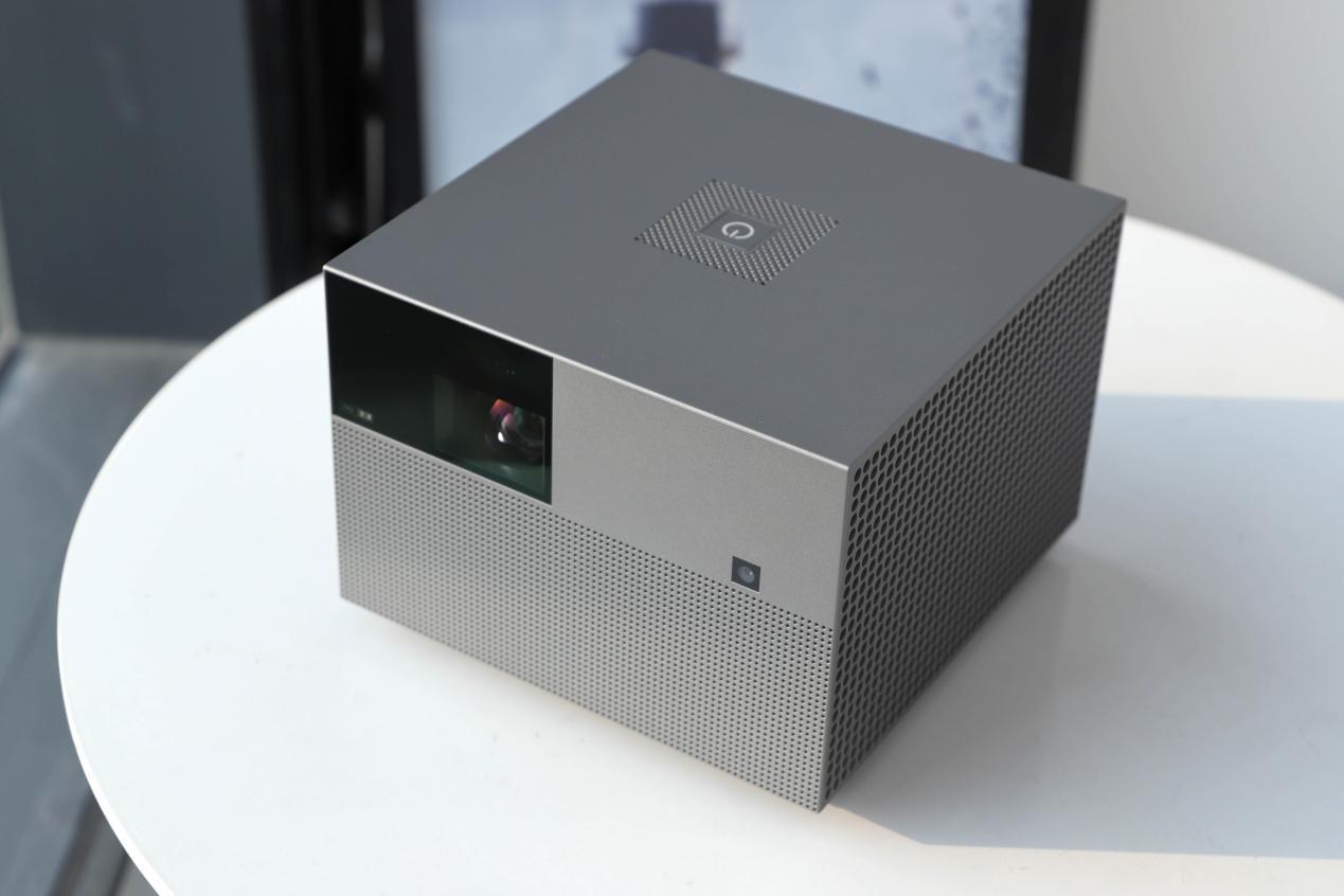 软件|又一国产新宠儿,1080p,100英寸巨屏,新时代90后:爽