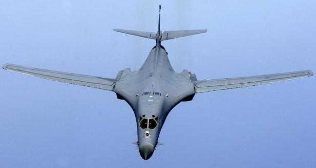 北极■30艘军舰20多架战机完成集结，海峡猛烈开火，军方警告美不许插手