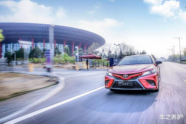丰田凯美瑞|攻擂与守擂之间对决，起亚凯酷对比丰田凯美瑞