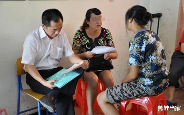 熊娃当家|孙子摔坏同学进口玩具，家长索赔1000，爷爷的话让对方哑口无言