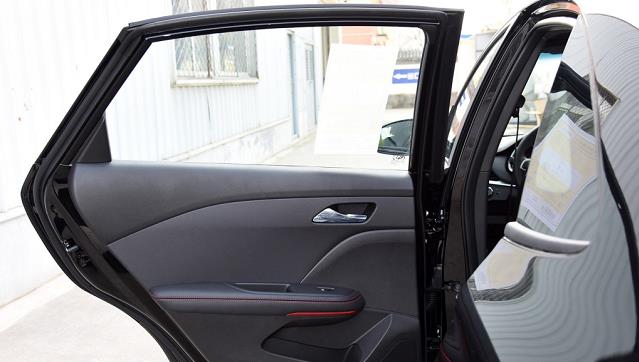 「大众捷达」“价格屠夫”跌至6.89万，30天卖出1.3万辆，油耗4.7，捷达买早了