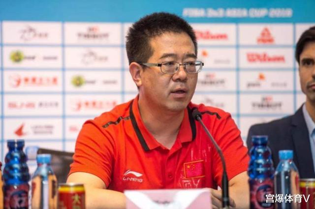 『易建联』要挖易建联？中国男篮功勋人物胆子太大了 他会成功吗