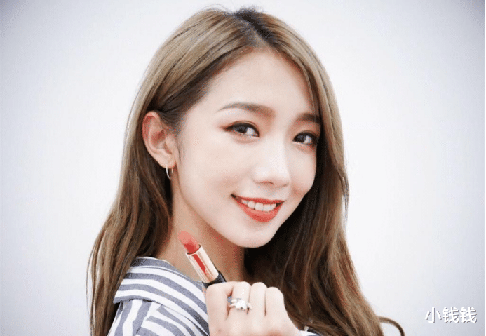 周震南：周震南孟美岐双C回归创造营，共同带领学妹唱跳主题曲，表演一绝获全网夸赞！