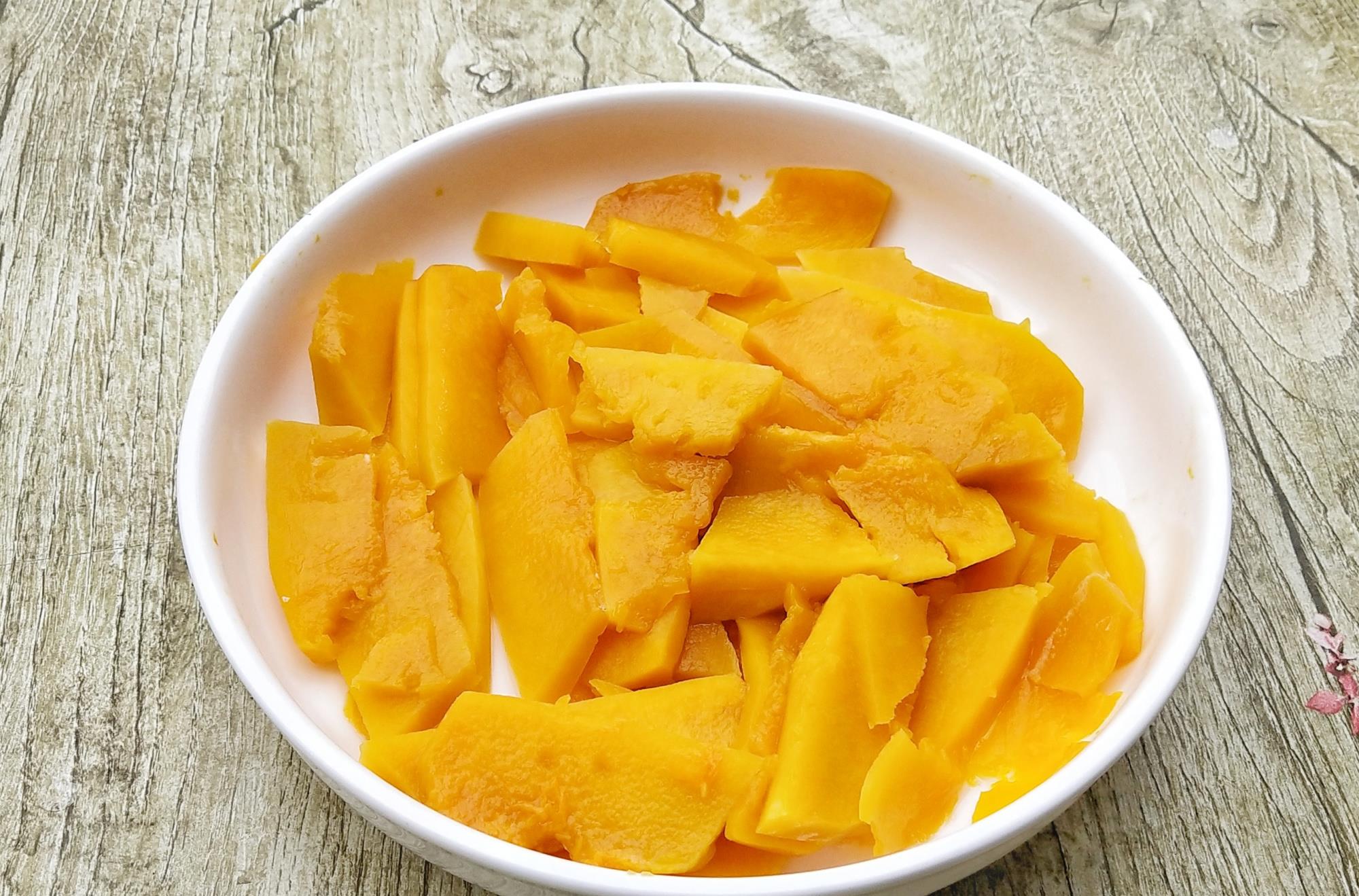 [南瓜]南瓜饼最简单好吃的做法，外酥里嫩，大人孩子都爱吃