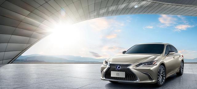 es300h|看了雷克萨斯ES 300h臻享版价格后，还是宝马5系香？