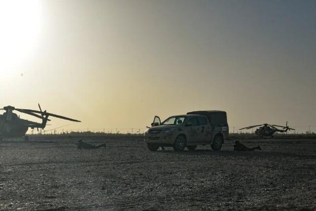 『武装直升机』大批武直10抵达阿克赛钦，数量碾压阿帕奇数倍，印指挥官承认失败