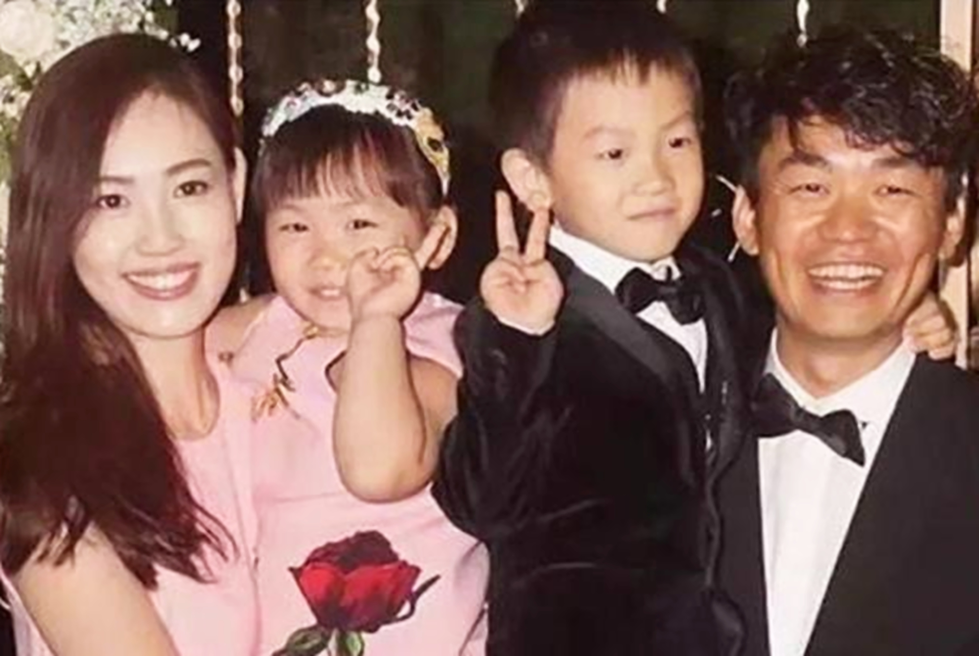 贾玲|王宝强马蓉离婚四年，爸教儿子，妈带女儿，如今兄妹差距不言而喻