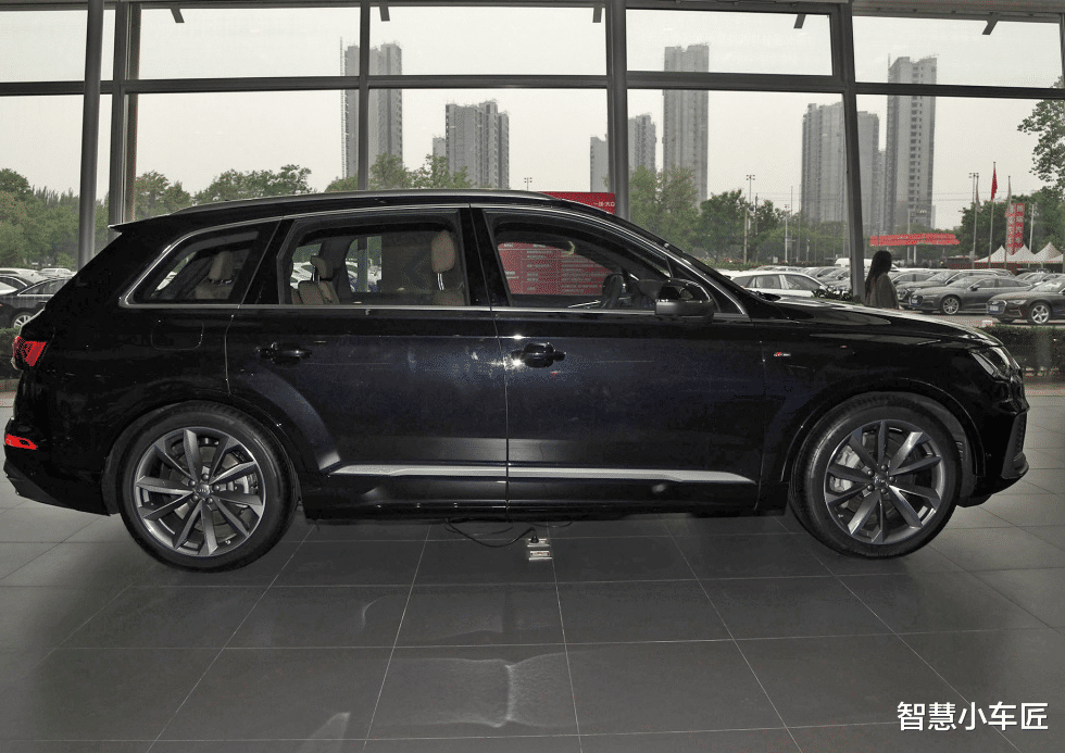 SUV|奥迪又一“黑马”上市,长超5米,3.0T爆340马力,配全时四驱8AT