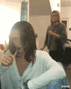 跳蚤市场|大学的跳蚤市场真的好,可以买到学长的电脑,学姐的床褥