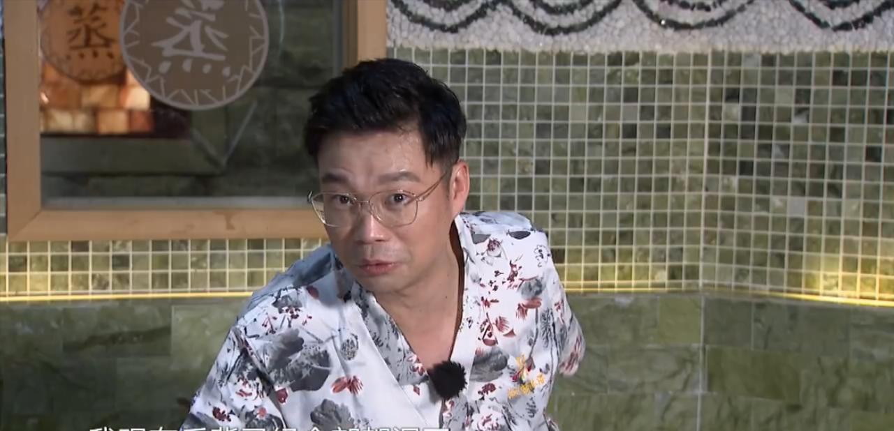 迪丽热巴▲《极限挑战6》曝光30秒预告片,注意迪丽热巴走路步伐,飒爽英姿