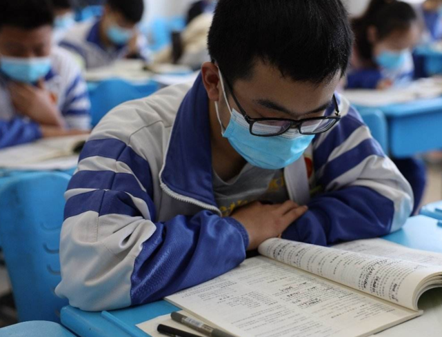 『考试』高考推迟的这一个月，学生暴露出三方面问题，直接影响考试结局