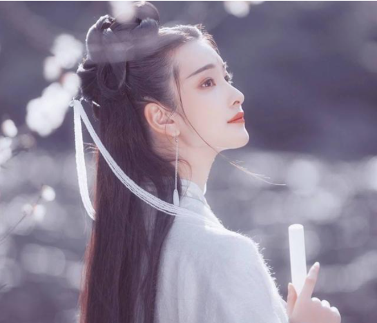 洗发水|头发刚打湿就用洗发水？难怪脱发严重还油得快，教你正确的洗发方式