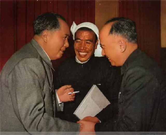 |只一人专门参加陈永贵葬礼，三鞠躬后转一圈，流下泪水匆匆离去