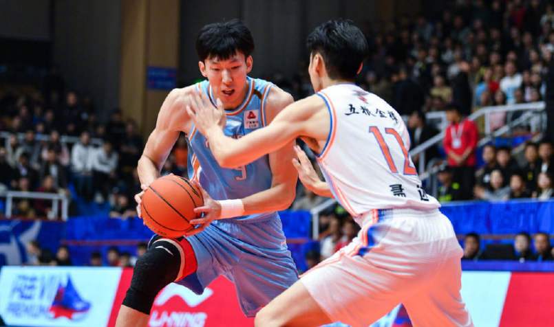 「巴特尔」冠军中锋巴特尔，退役后每月退休金多少？说出来你很有可能不信