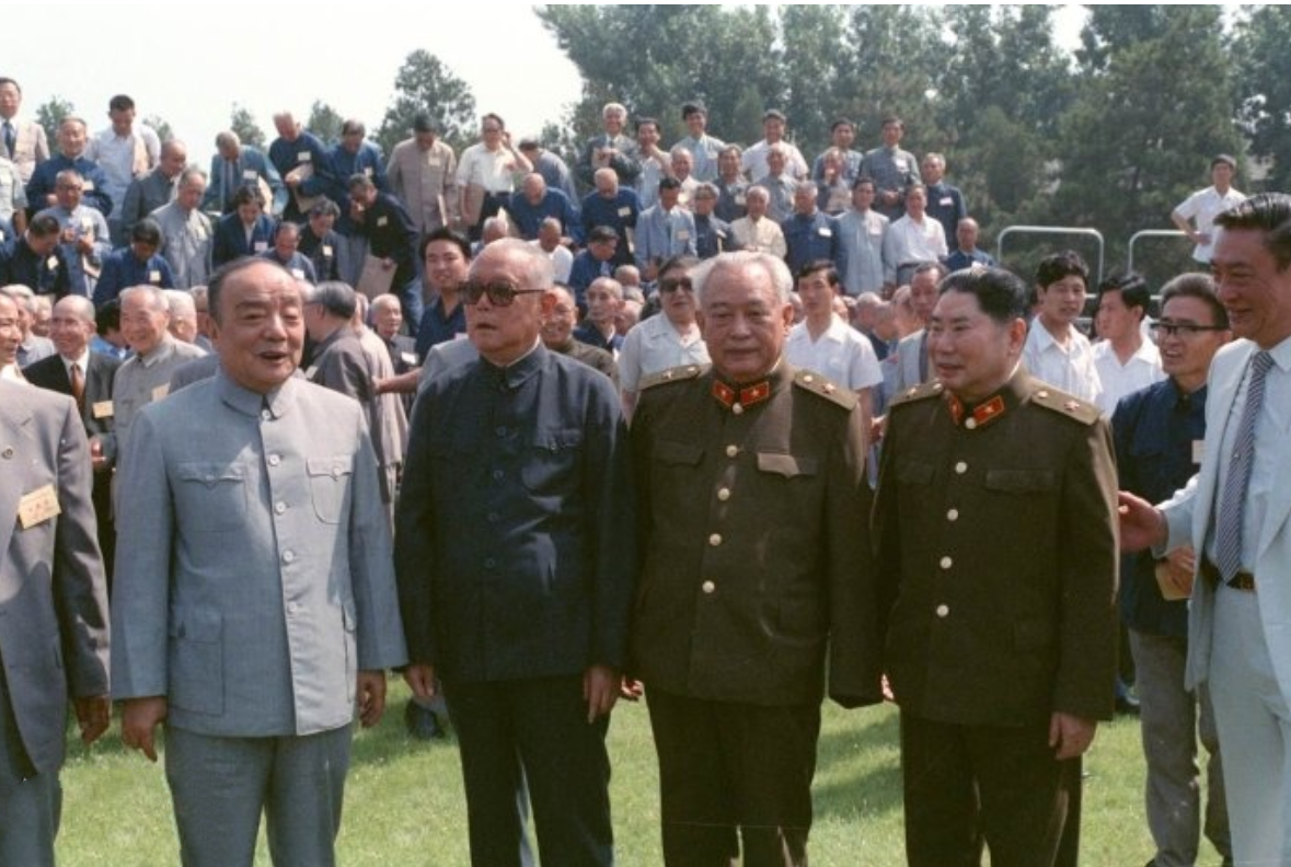 迟浩田|迟浩田不愿当总参谋长，聂凤智将军大喊一声后，他立即上任