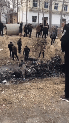 山东报道记|4岁男童家门口走丢，家人打碎河沟冰面，抽干河水后发现了他