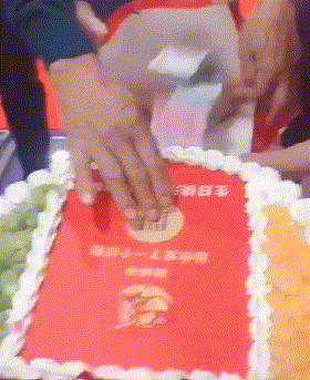 李玲玉|穿成这样也吸引不了男朋友，他是不是不爱我？妹子你来找我吧！哈哈哈哈