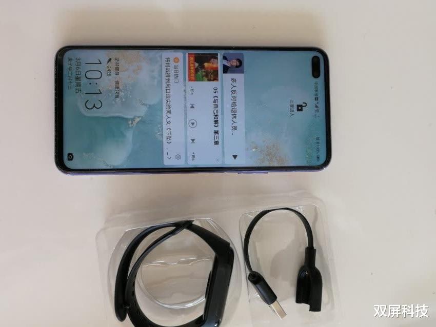 『iPhone SE』从3199跌至1819,麒麟990+8GB运存,还买什么iPhone SE?