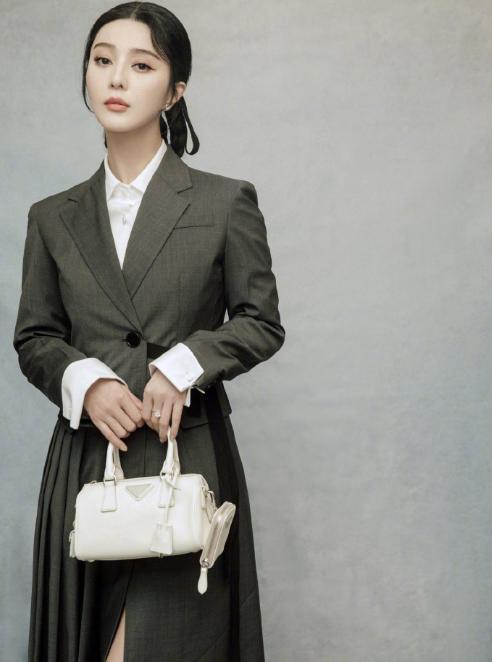 范冰冰|李晨已成过去式，范冰冰与廖凡手牵手，同框出镜太甜蜜