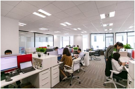 程序员|程序员离开互联网工作，跨行去传统上市公司，上班就第1天懵了