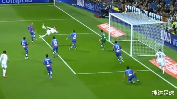 越位|中超VAR再现误判！对越位规则存在严重误解，解说员直言看不懂