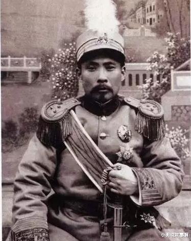 段祺瑞|段祺瑞半夜失眠散步，在花园偶遇三姨太，次日将姨太太全送走