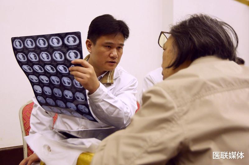恶性肿瘤|癌症也会遗传？实话实说：若是这4种癌，子女可能会“遭殃”
