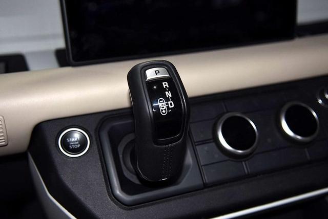 交通法规：全新路虎卫士5月即将预售，外观霸气上档次，预售价为39.73万