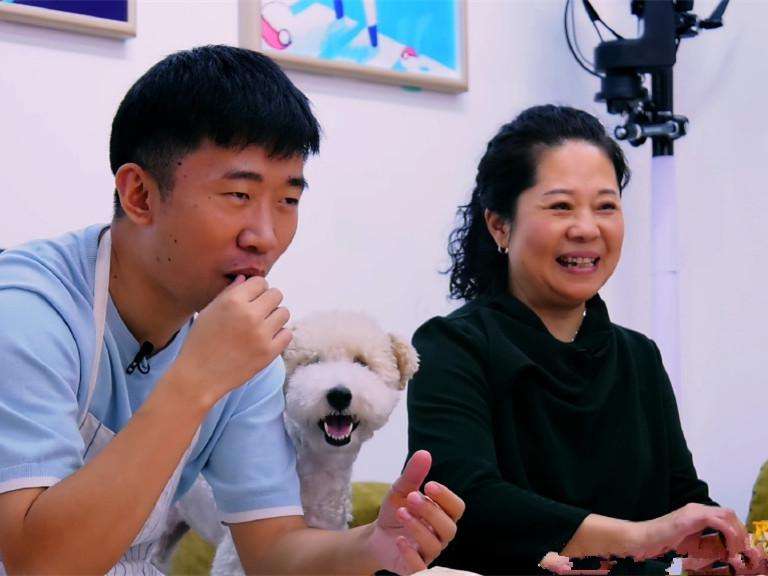 #沈腾#妈妈无意叫错华晨宇的名字，杨迪的反应，不得不说太高端