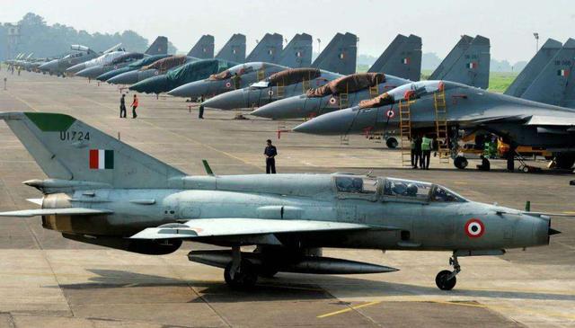 『巴基斯坦』印军一架飞机被击落，边境部队进入一级戒备，联合国呼吁双方克制