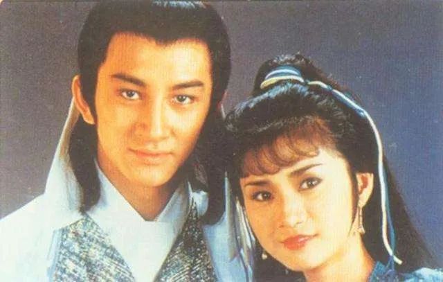 杨丽萍■港星曝“内地女星给房号” 关键词：一线女星、叠字……