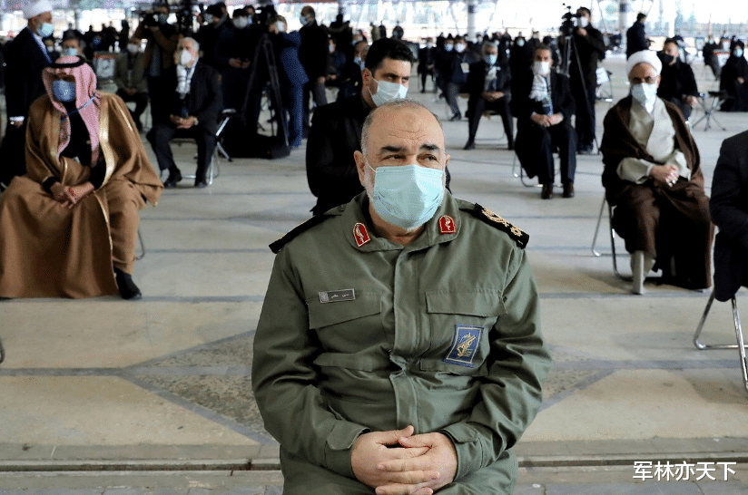 伊朗革命衛隊的綠色制服，簡約明快，配飾極少但絕對威嚴-圖4