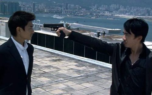 『国美电器』刀刀见血！国美傍上拼多多的离奇背后