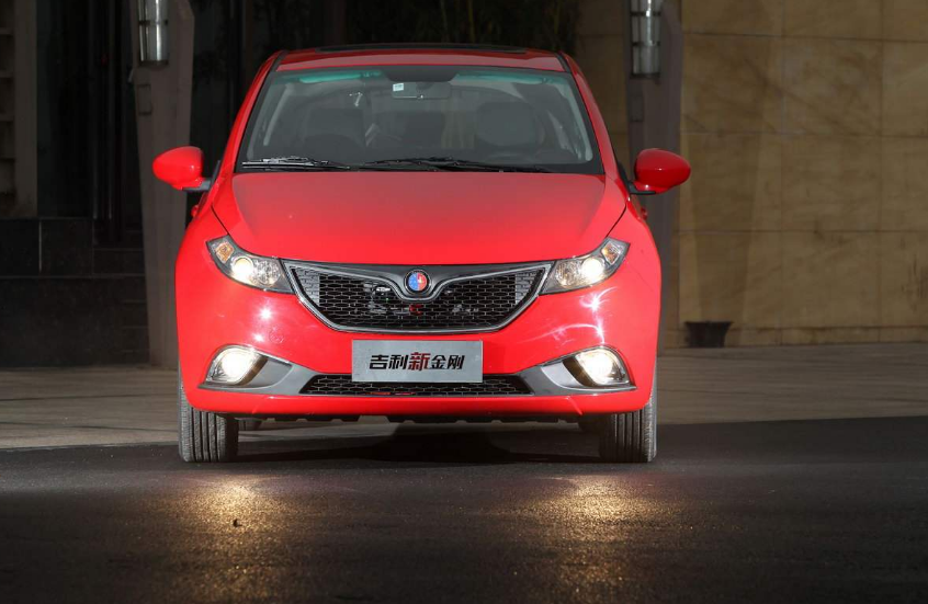 【吉利金刚】吉利从6.49万降到3.6万,油耗仅需3毛5,网友:这下吉利“发狠”了