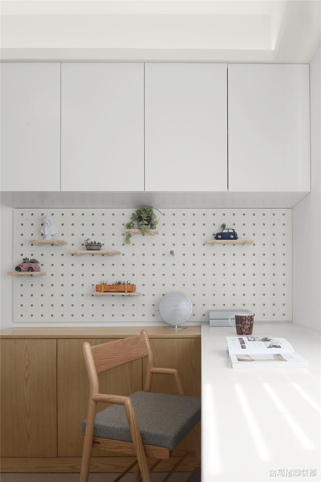 设计师|同样是顶层带阁楼房子，我家用来当储物间，她家却堪称迷你版别墅