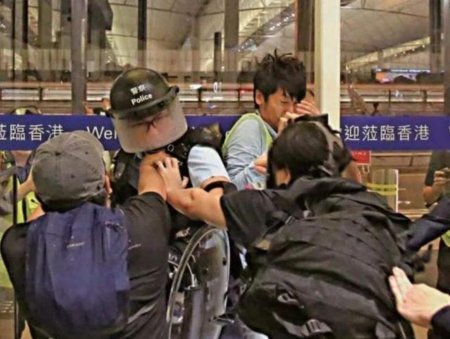 崛起中国|“乱港”分子周庭被判罪名成立,黄之锋们嚣张不了多久