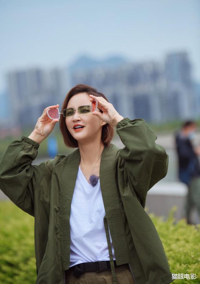 谢娜■《妻子4》妻子团穿人鱼服,谢娜蔡少芬扮相惊艳,谢娜张歆艺显胖