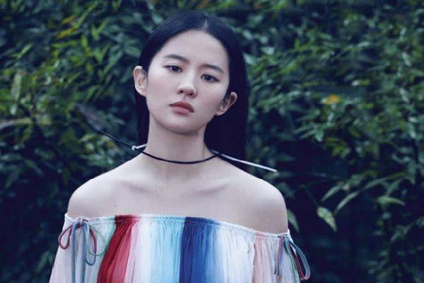 小龙女|她饰演“小龙女”爆红，28岁抛弃交往3年男友，今32岁成大龄剩女