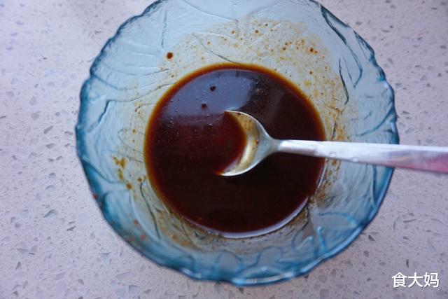 金针菇|此菜被称为人体“推粪机”，1周吃2次，促进肠道蠕动排出黑臭宿便