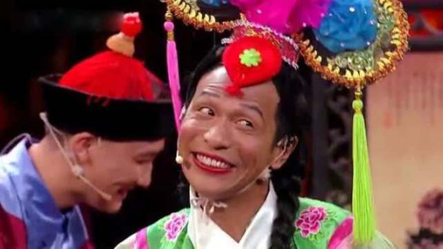 宋小宝曾自曝年轻时像蔡徐坤，网友本来不信，看到照片后却愣了