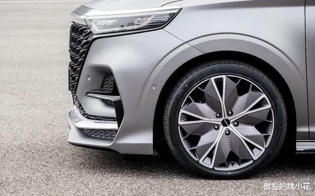 【丰田埃尔法】荣威“IM8”正式量产，号称最接近埃尔法的MPV，仅颜值足以秒杀后者！