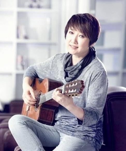 「张一山」成方圆和王刚离婚后，一直单身至今，成了母亲离世前最大的牵挂