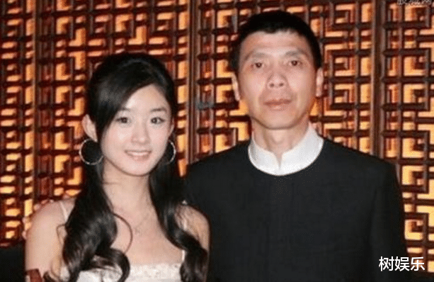 赵丽颖|张含韵将水洒在赵丽颖身上,慌忙道歉后,赵丽颖居然骂了三个字